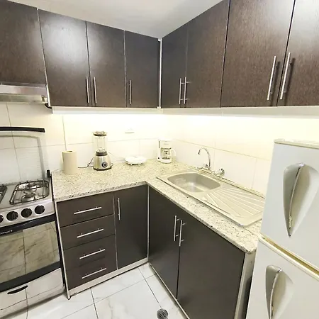 Udla Apartamento Para 6 Personas Frente Al Mall Riocentro Quito Exterior photo