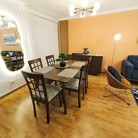 Udla Apartamento Para 6 Personas Frente Al Mall Riocentro Quito Exterior photo