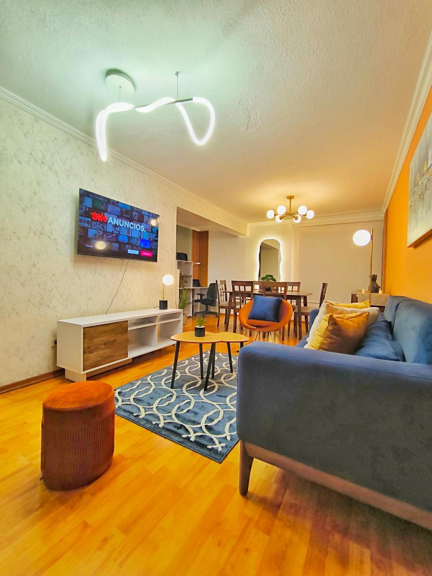 Apartment Udla 6 Personas Frente Al Mall Riocentro Quito