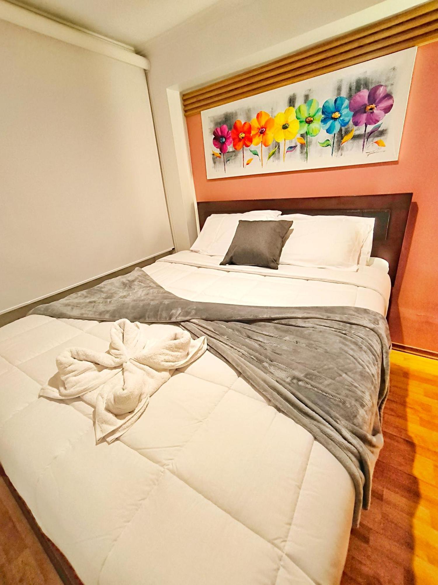 Apartment Udla 6 Personas Frente Al Mall Riocentro